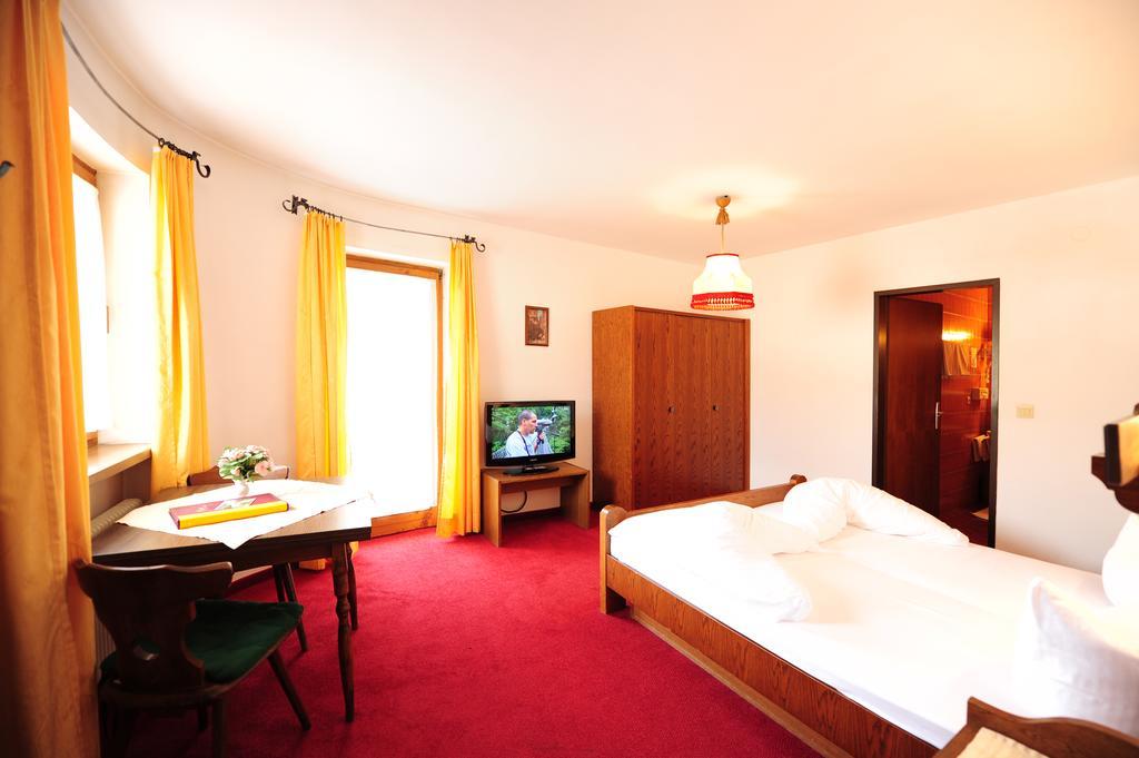 Hotel Garni Lamm Nauders Szoba fotó